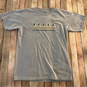 Vintage mens St. Thomaus mens short sleeve Crewneck tee shirt | size medium